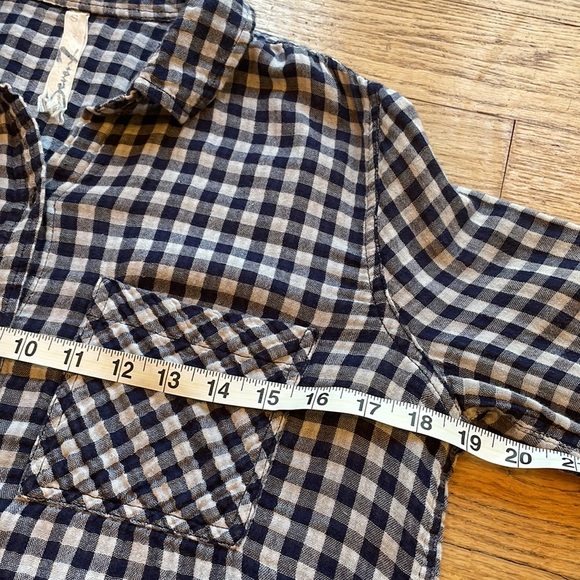 Seven7 Cotton 3/4 sleeve button down - Picture 7 of 11